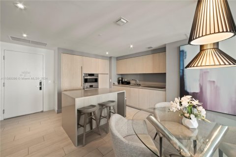 Снять в аренду кондоминиум в Холливуд, Флорида 2 спальни, 98.01м2, № 1958874 - фото 9