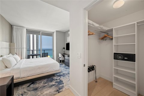 Снять в аренду кондоминиум в Холливуд, Флорида 2 спальни, 98.01м2, № 1958874 - фото 16