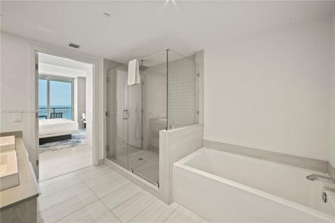 Снять в аренду кондоминиум в Холливуд, Флорида 2 спальни, 98.01м2, № 1958874 - фото 17