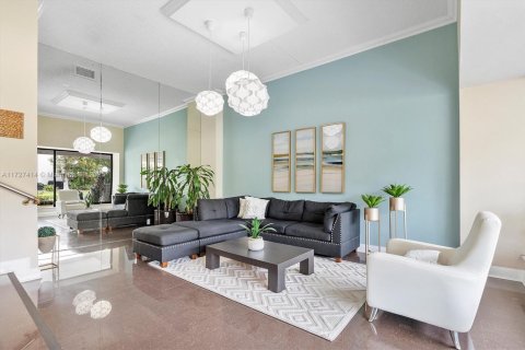 Condo in North Miami, Florida, 2 bedrooms  № 1480494 - photo 20
