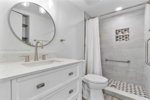 Condo in North Miami, Florida, 2 bedrooms  № 1480494 - photo 14