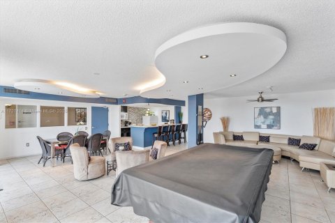 Condo in North Miami, Florida, 2 bedrooms  № 1480494 - photo 21