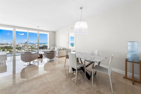Condo in Miami Beach, Florida, 2 bedrooms  № 2012601 - photo 4