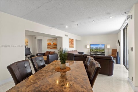 Copropriété à vendre à Aventura, Floride: 2 chambres, 124.4 m2 № 1977565 - photo 9