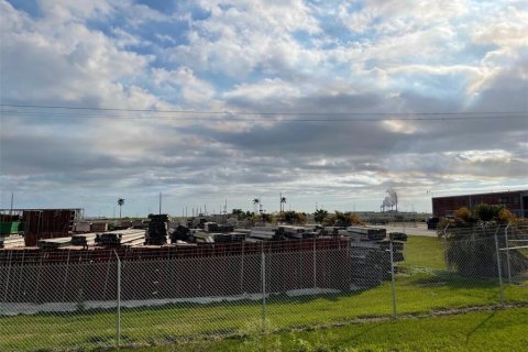Land in Belle Glade, Florida № 823180 - photo 1