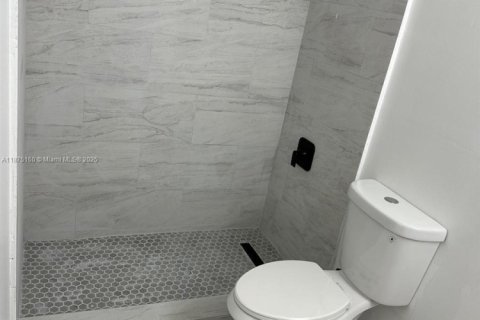 Copropriété à louer à Doral, Floride: 2 chambres, 91.04 m2 № 1929557 - photo 9