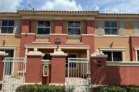 Copropriété à louer à Doral, Floride: 2 chambres, 91.04 m2 № 1929557 - photo 1