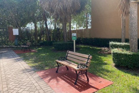 Copropriété à louer à Doral, Floride: 2 chambres, 91.04 m2 № 1929557 - photo 11