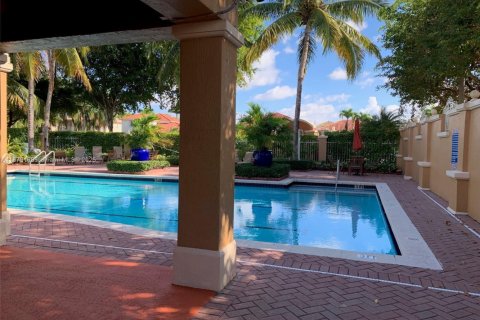 Copropriété à louer à Doral, Floride: 2 chambres, 91.04 m2 № 1929557 - photo 12