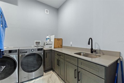 Casa en venta en Davenport, Florida, 6 dormitorios, 392.33 m2 № 1793247 - foto 23