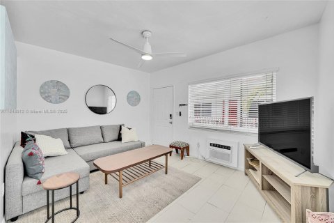 Condominio en venta en Miami Beach, Florida, 1 habitación, 42.55 m2 № 1854725 - foto 14