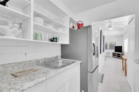 Condominio en venta en Miami Beach, Florida, 1 habitación, 42.55 m2 № 1854725 - foto 19