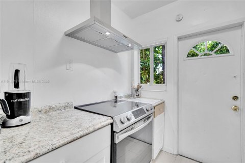 Condominio en venta en Miami Beach, Florida, 1 habitación, 42.55 m2 № 1854725 - foto 17