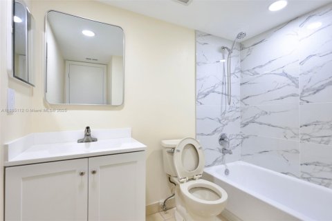 Condominio en venta en Coral Springs, Florida, 2 dormitorios, 71.35 m2 № 2056992 - foto 8