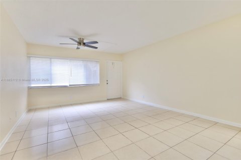 Condominio en venta en Coral Springs, Florida, 2 dormitorios, 71.35 m2 № 2056992 - foto 4
