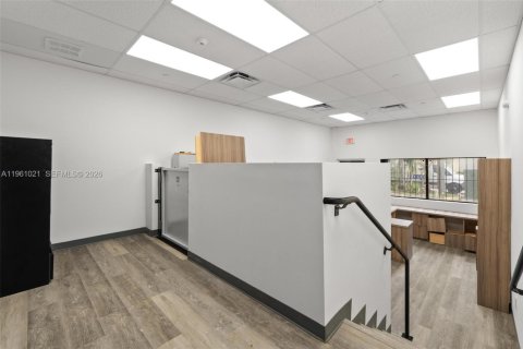 Propiedad comercial en venta en Medley, Florida № 2079080 - foto 28