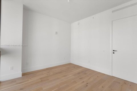 Condo in Fort Lauderdale, Florida, 3 bedrooms  № 1868829 - photo 19