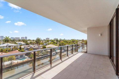 Condo in Fort Lauderdale, Florida, 3 bedrooms  № 1868829 - photo 9