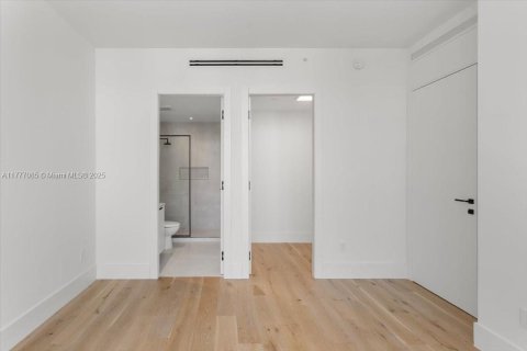 Condo in Fort Lauderdale, Florida, 3 bedrooms  № 1868829 - photo 16