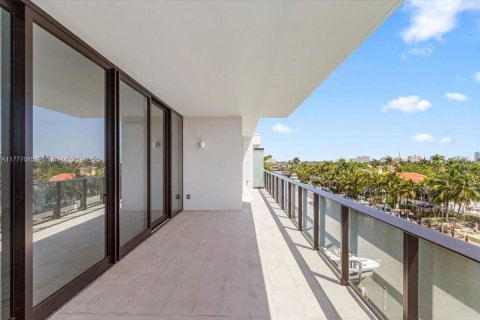 Condo in Fort Lauderdale, Florida, 3 bedrooms  № 1868829 - photo 10