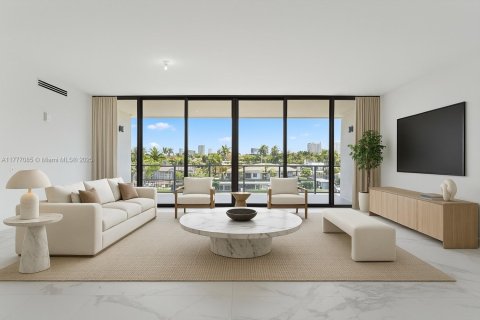 Condo in Fort Lauderdale, Florida, 3 bedrooms  № 1868829 - photo 1