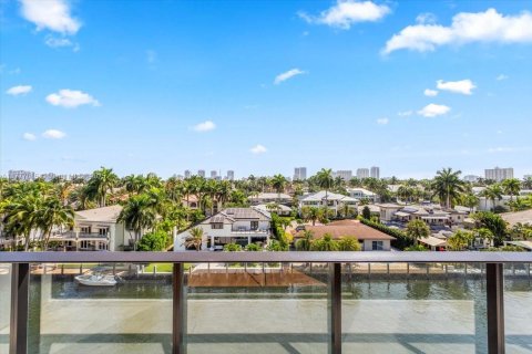 Condo in Fort Lauderdale, Florida, 3 bedrooms  № 1868829 - photo 2
