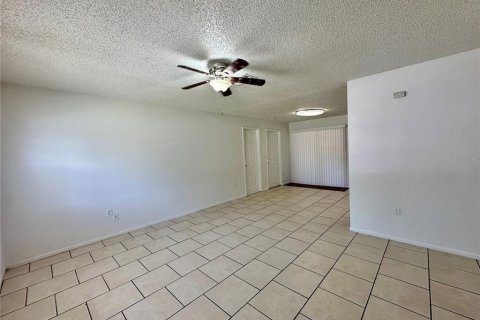 Casa en alquiler en Apopka, Florida, 3 dormitorios, 96.62 m2 № 1898418 - foto 2