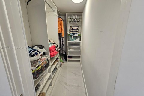 Condominio en alquiler en Hollywood, Florida, 1 dormitorio, 69.21 m2 № 1897563 - foto 19