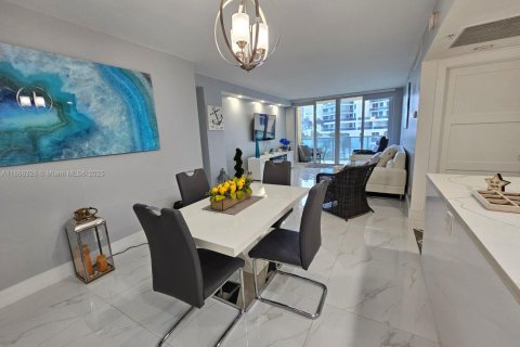 Condominio en alquiler en Hollywood, Florida, 1 dormitorio, 69.21 m2 № 1897563 - foto 6