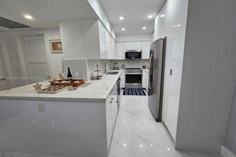 Condominio en alquiler en Hollywood, Florida, 1 dormitorio, 69.21 m2 № 1897563 - foto 8