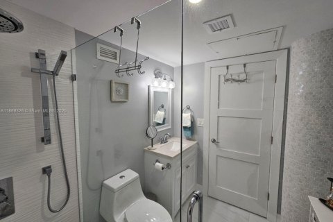 Condominio en alquiler en Hollywood, Florida, 1 dormitorio, 69.21 m2 № 1897563 - foto 18
