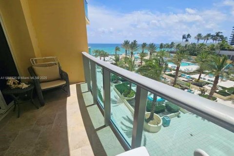 Condominio en alquiler en Hollywood, Florida, 1 dormitorio, 69.21 m2 № 1897563 - foto 27