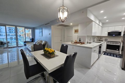 Condominio en alquiler en Hollywood, Florida, 1 dormitorio, 69.21 m2 № 1897563 - foto 7