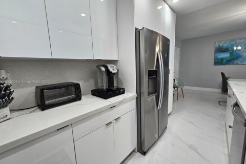 Condominio en alquiler en Hollywood, Florida, 1 dormitorio, 69.21 m2 № 1897563 - foto 9