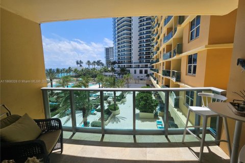 Condominio en alquiler en Hollywood, Florida, 1 dormitorio, 69.21 m2 № 1897563 - foto 25