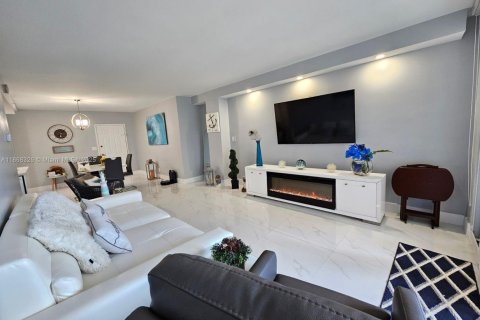 Condominio en alquiler en Hollywood, Florida, 1 dormitorio, 69.21 m2 № 1897563 - foto 15