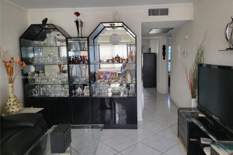 Condo in Boca Raton, Florida, 2 bedrooms № 2071813 - photo 2