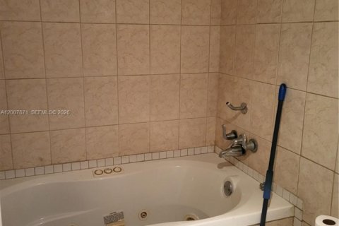 Condo in Boca Raton, Florida, 2 bedrooms № 2071813 - photo 8