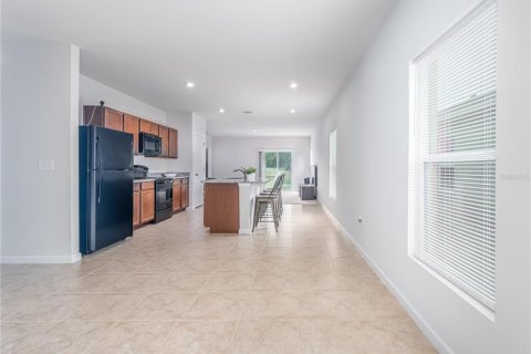 House in Zephyrhills, Florida 3 bedrooms, 139.45 sq.m. № 1919744 - photo 7