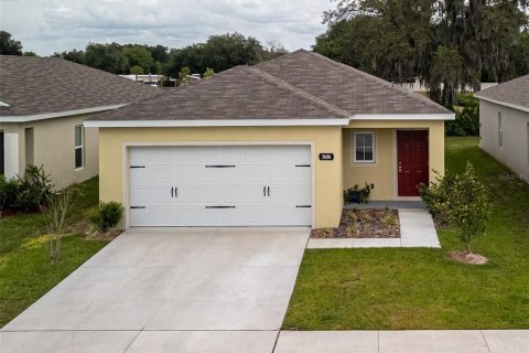 House in Zephyrhills, Florida 3 bedrooms, 139.45 sq.m. № 1919744 - photo 25