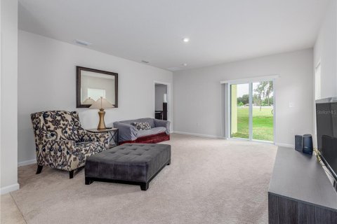 House in Zephyrhills, Florida 3 bedrooms, 139.45 sq.m. № 1919744 - photo 4