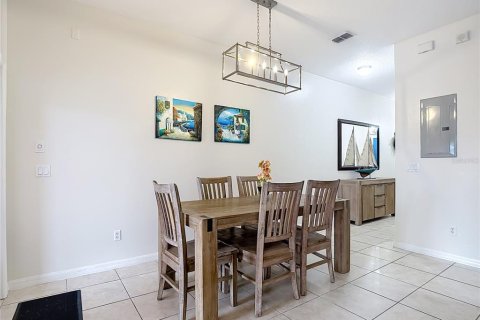 Touwnhouse à vendre à Kissimmee, Floride: 4 chambres, 175.03 m2 № 2388328 - photo 8
