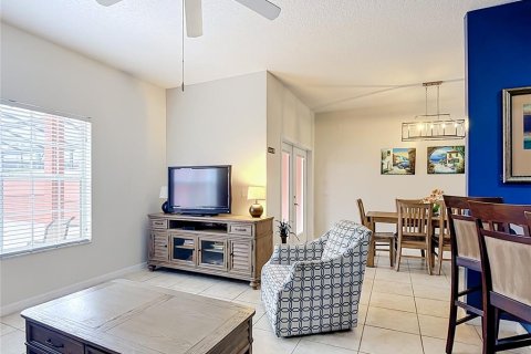 Touwnhouse à vendre à Kissimmee, Floride: 4 chambres, 175.03 m2 № 2388328 - photo 5