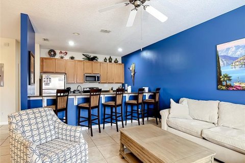 Touwnhouse à vendre à Kissimmee, Floride: 4 chambres, 175.03 m2 № 2388328 - photo 4