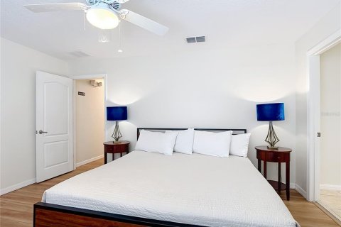 Touwnhouse à vendre à Kissimmee, Floride: 4 chambres, 175.03 m2 № 2388328 - photo 10