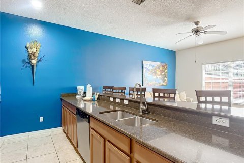 Touwnhouse à vendre à Kissimmee, Floride: 4 chambres, 175.03 m2 № 2388328 - photo 7