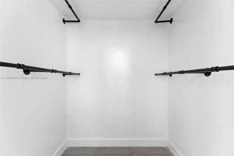 Condo in Miami Beach, Florida, 1 bedroom  № 1956875 - photo 22