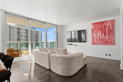 Condo in Miami Beach, Florida, 1 bedroom  № 1956875 - photo 6