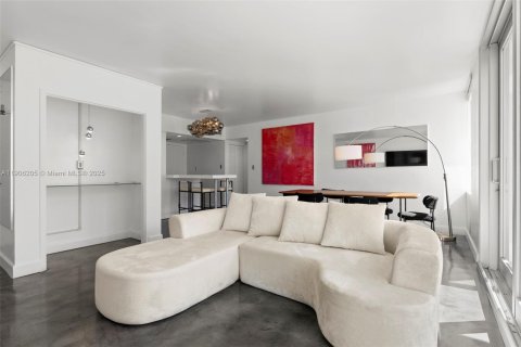 Condo in Miami Beach, Florida, 1 bedroom  № 1956875 - photo 5