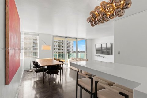Condo in Miami Beach, Florida, 1 bedroom  № 1956875 - photo 13